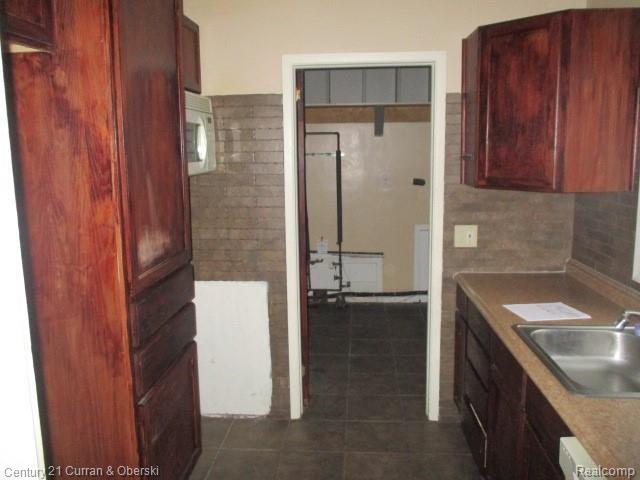 15680 Beech Daly Road Taylor, MI 48180 - Photo 8 of 13 IMG_0063.JPG