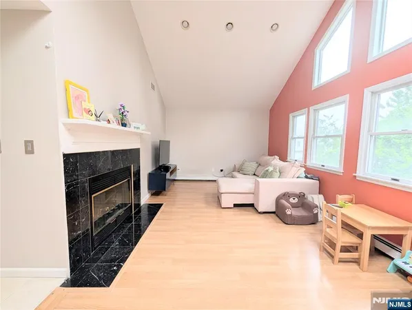 $3,150 | 515 Broad Avenue, Unit 2, Palisades Park, NJ 07650