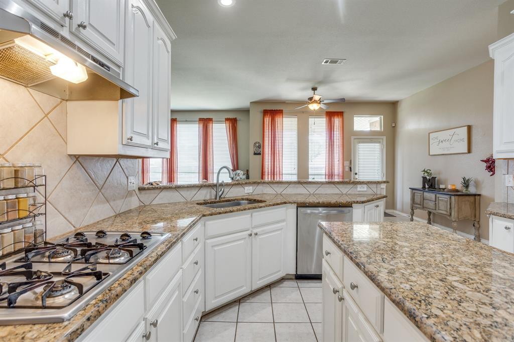 779 Little Ridge Court Burleson, TX 76028 - Photo 12 of 40