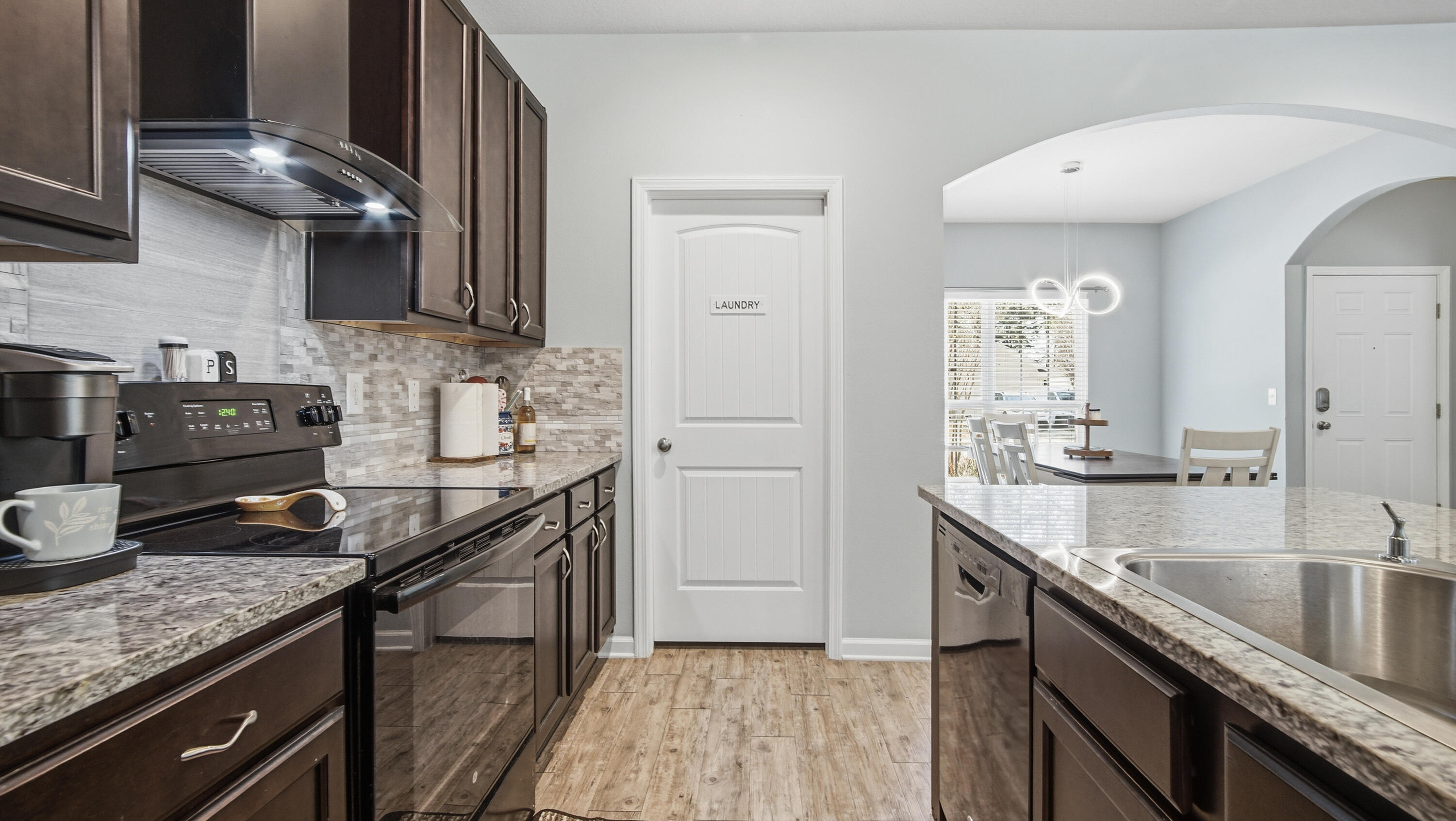 426 Fanny Ann Way Freeport, FL 32439 - Photo 6 of 40 DSC03393 (1)