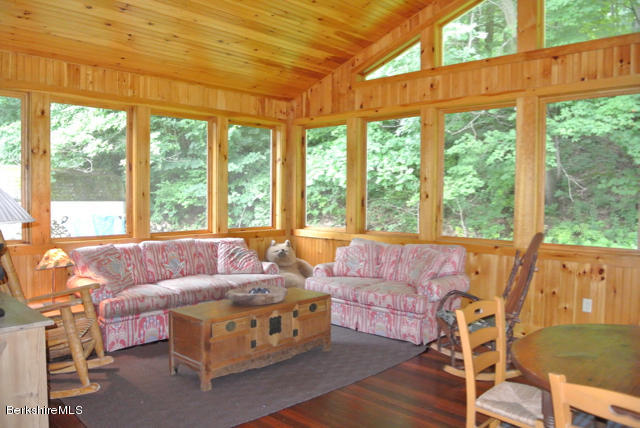 GREAT SUN ROOM
