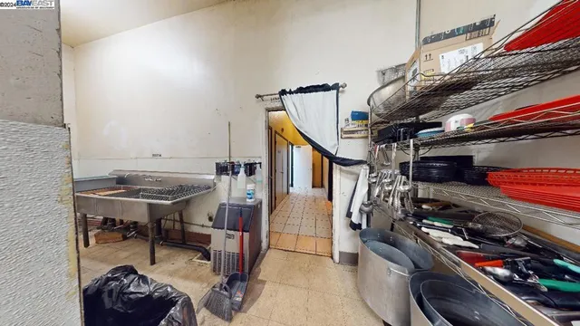 a view of livingroom with furniture