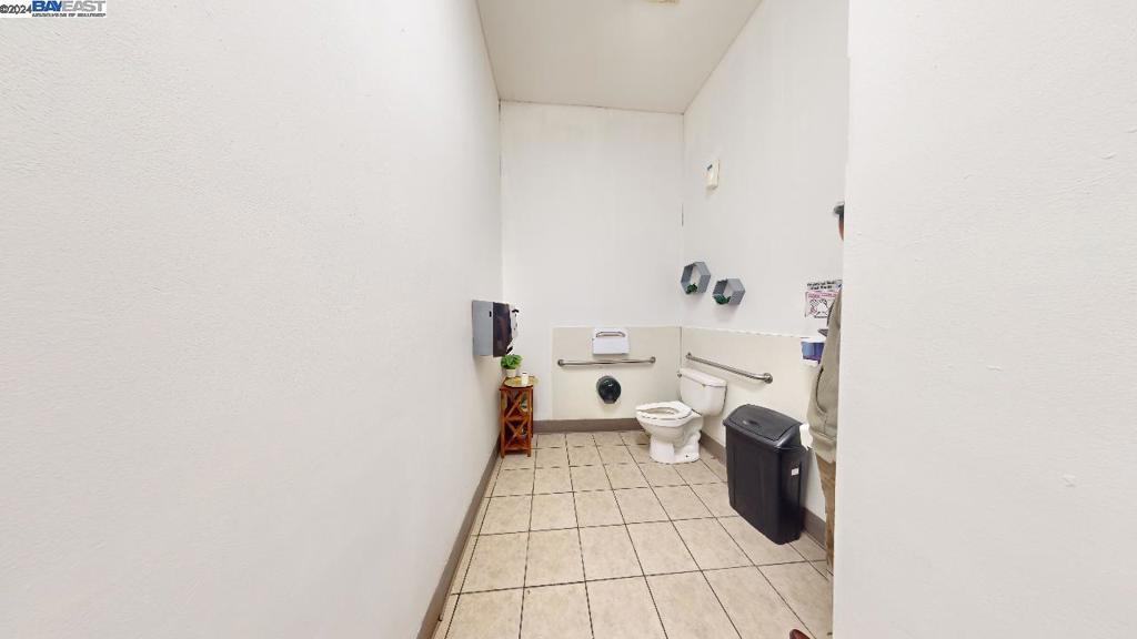 421 Maze Boulevard Modesto, CA 95351 - Photo 26 of 30 a utility room with dryer and washer