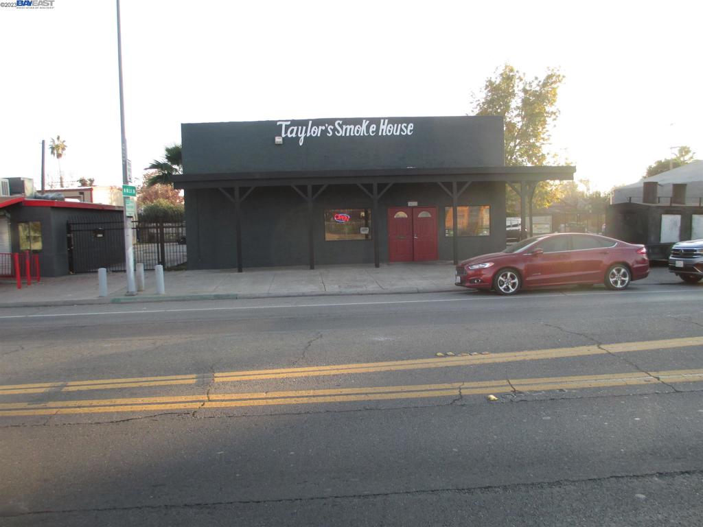 421 Maze Boulevard Modesto, CA 95351 - Photo 6 of 30