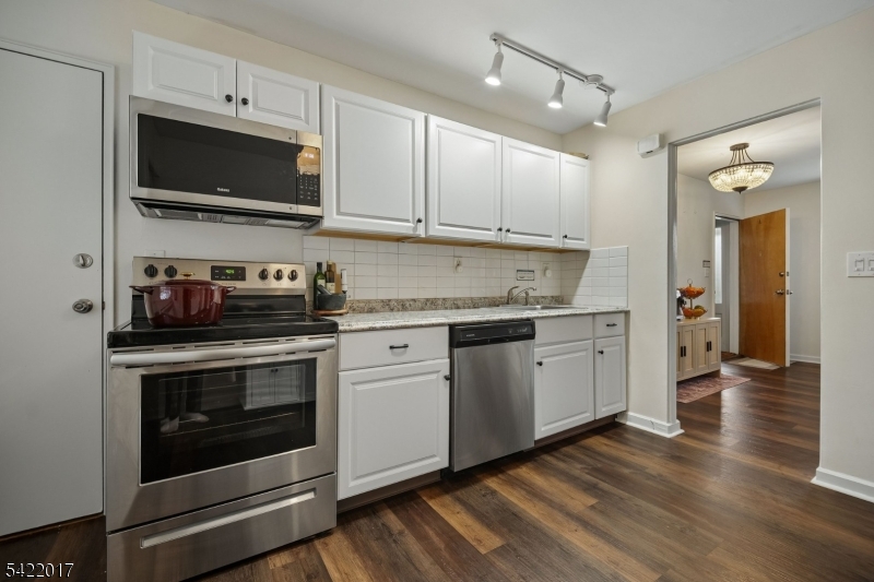 1 Troy Drive, Unit A Springfield, NJ 07081 - Photo 4 of 16