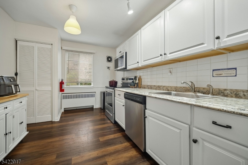 1 Troy Drive, Unit A Springfield, NJ 07081 - Photo 5 of 16