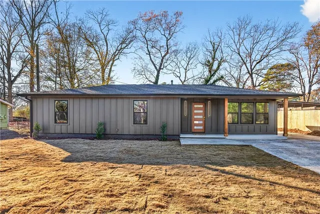 $565,000 | 2720 Ivanhoe Lane, Smyrna, GA 30082