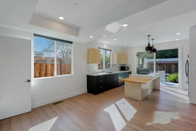$3,880,000 | 534-536 North Whisman Road, Mountain View, CA 94043