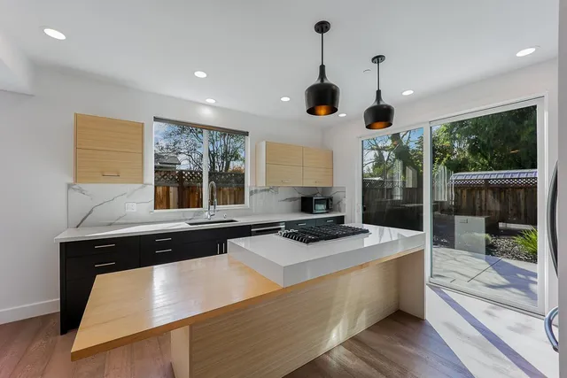 $3,880,000 | 534-536 North Whisman Road, Mountain View, CA 94043