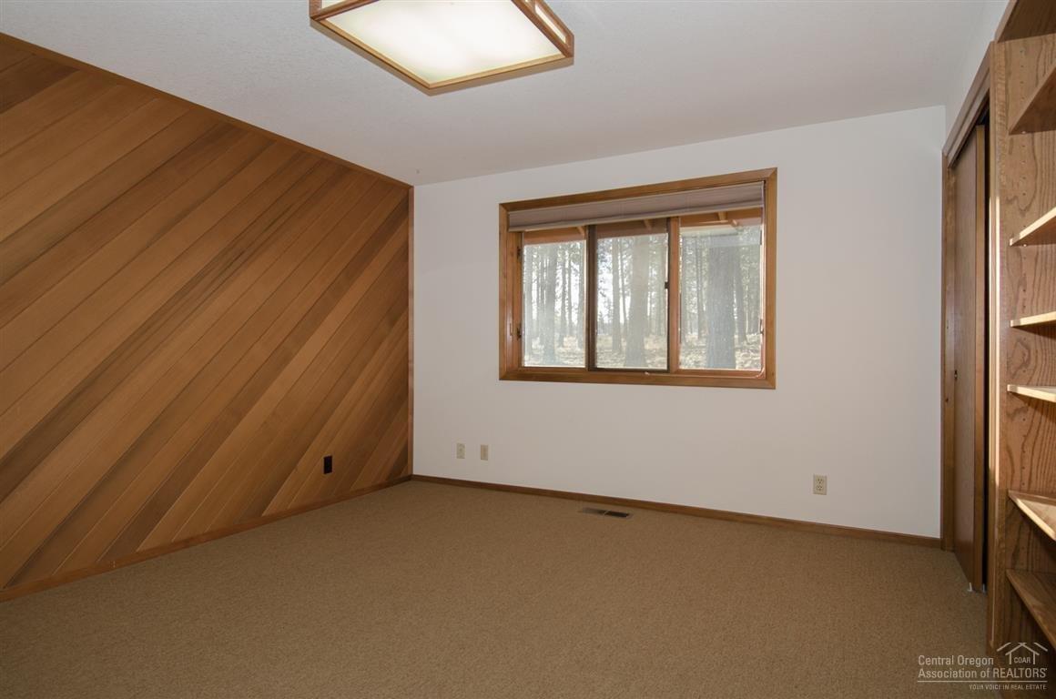 20903 Knott Road Bend, OR 97702 - Photo 14 of 23 an empty room with windows