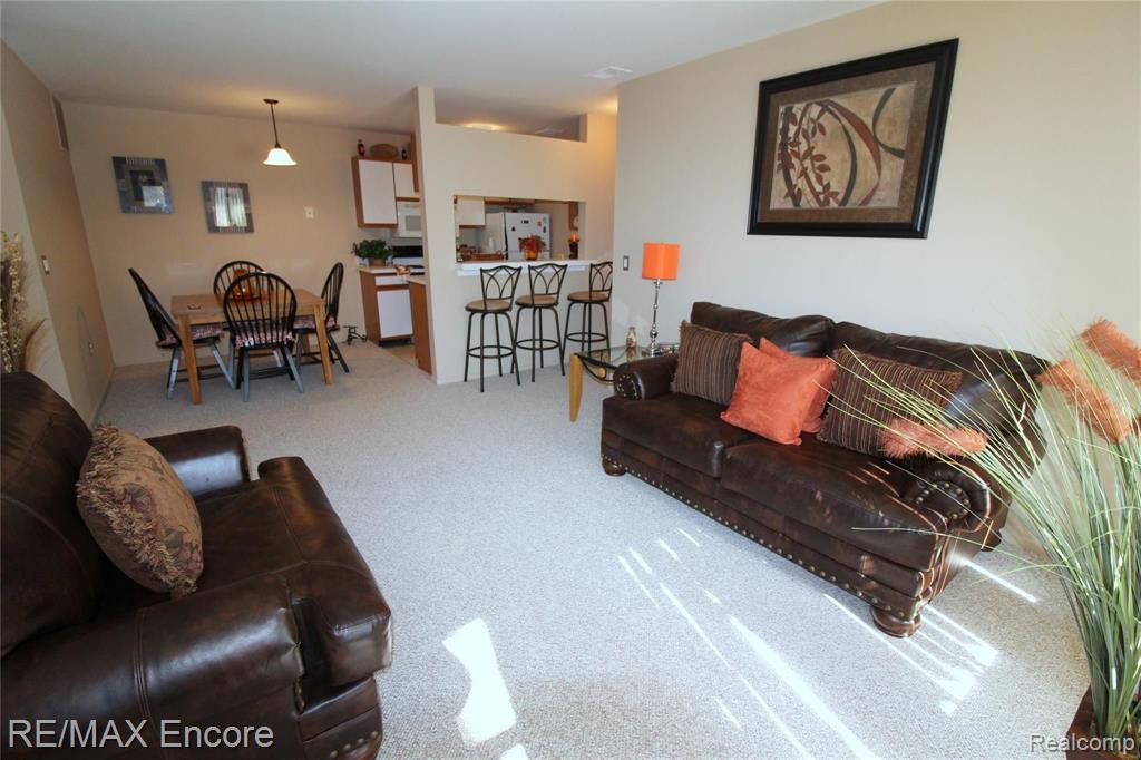 24060 Middlebelt Road, Unit 23 Farmington Hills, MI 48336 - Photo 3 of 13