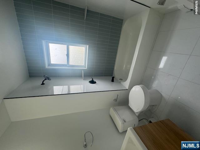 9 Maple Street, Unit 2L Kearny, NJ 07032 - Photo 21 of 28