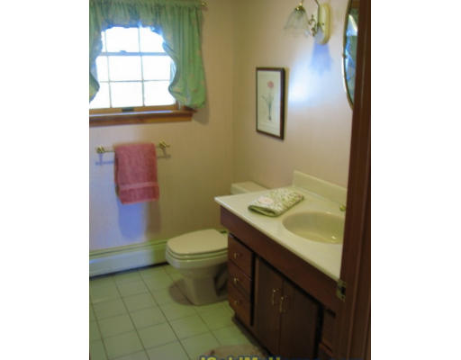 3 Thistle Road Saugus, MA 01906 - Photo 12 of 17 Gallery Image 12