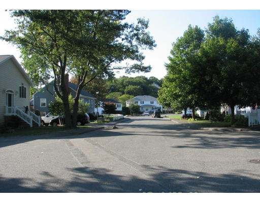 3 Thistle Road Saugus, MA 01906 - Photo 15 of 17 Gallery Image 15