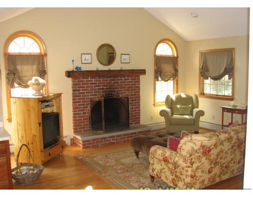 3 Thistle Road Saugus, MA 01906 - Photo 2 of 17 Gallery Image 2