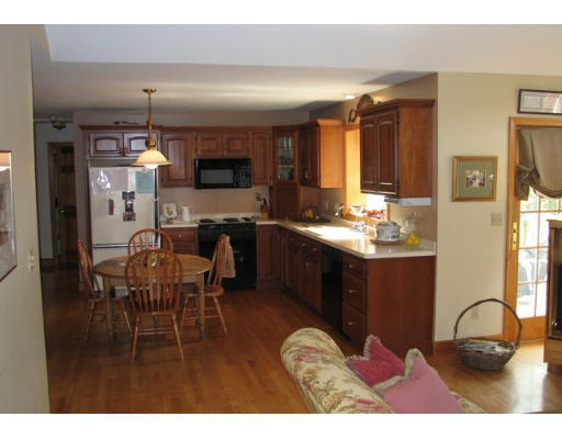 3 Thistle Road Saugus, MA 01906 - Photo 3 of 17 Gallery Image 3
