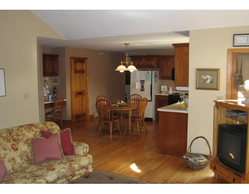 3 Thistle Road Saugus, MA 01906 - Photo 4 of 17 Gallery Image 4