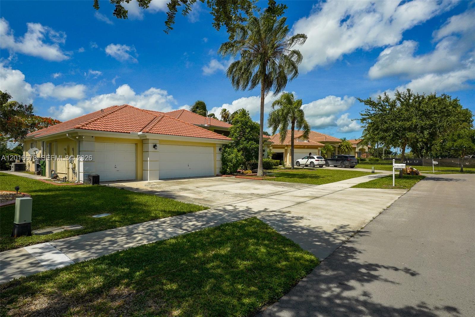 2575 Muirfield Terrace Homestead, FL 33035 - Photo 11 of 64