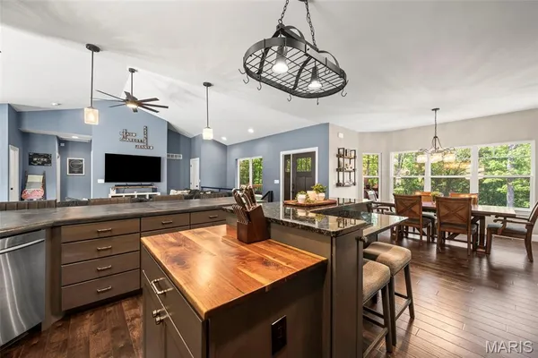 $484,900 | 7 Seclusion Woods, Festus, MO 63028