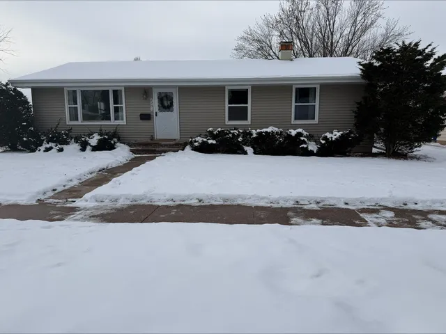 $269,900 | 2201 North Elinor Street, Appleton, WI 54914