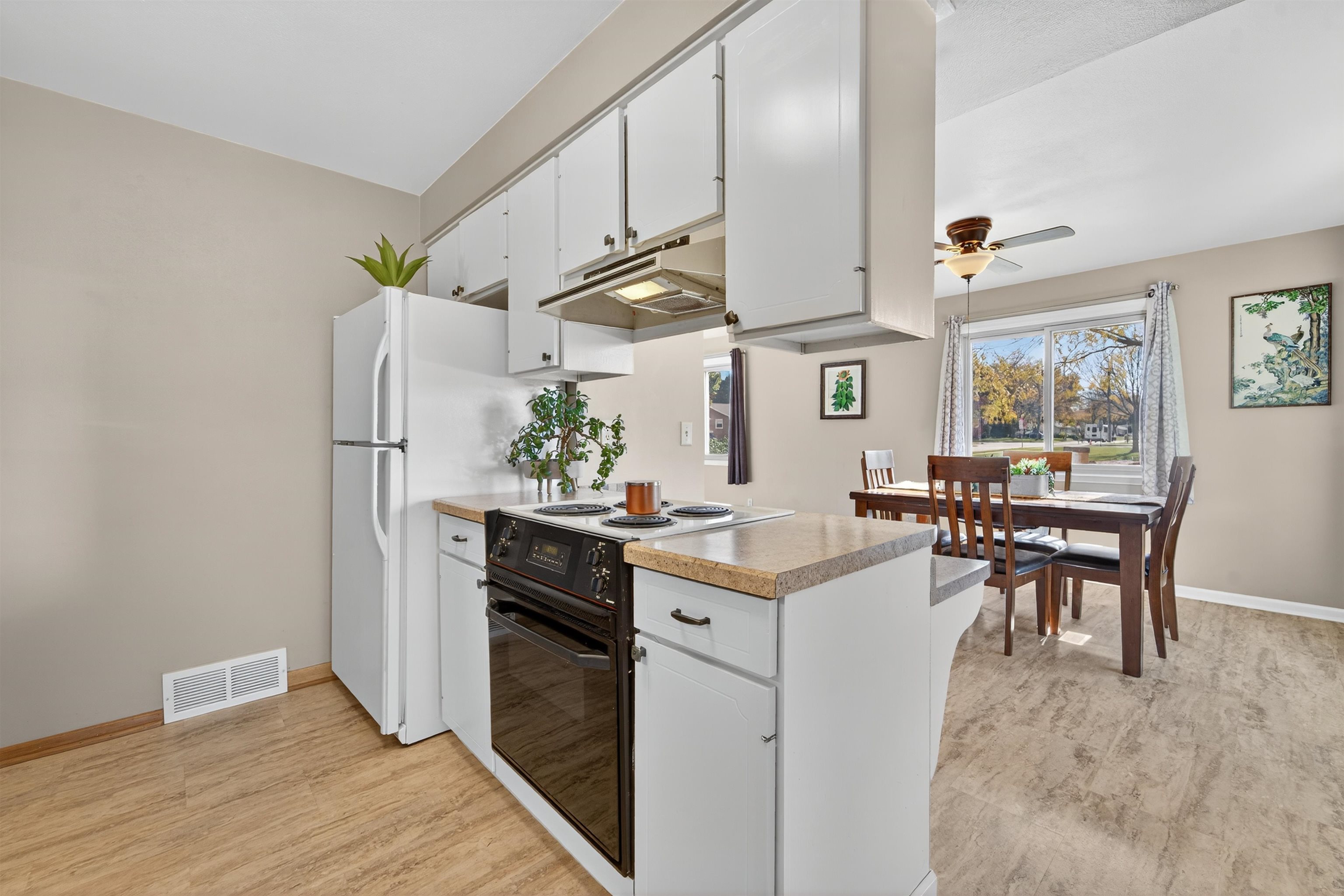 2201 North Elinor Street Appleton, WI 54914 - Photo 13 of 31