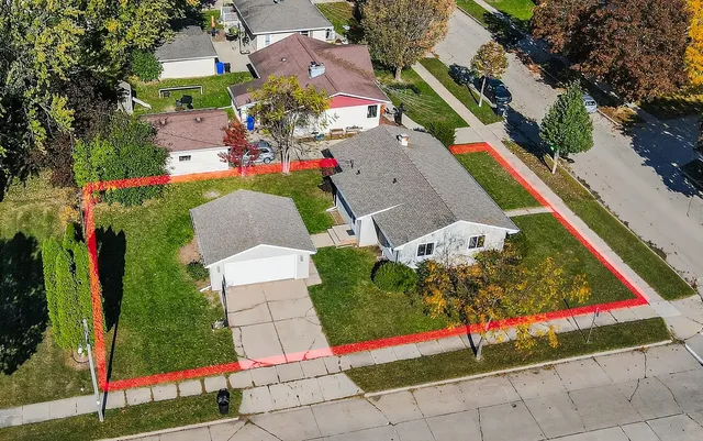 $269,900 | 2201 North Elinor Street, Appleton, WI 54914