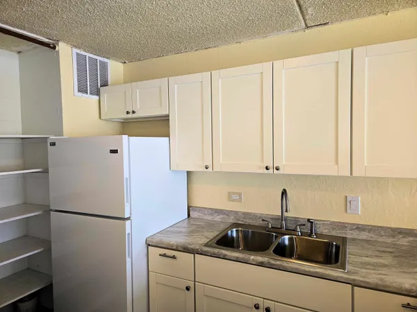 $2,000 | 111 Kahului Beach Road, Unit D102, Kahului, HI 96732