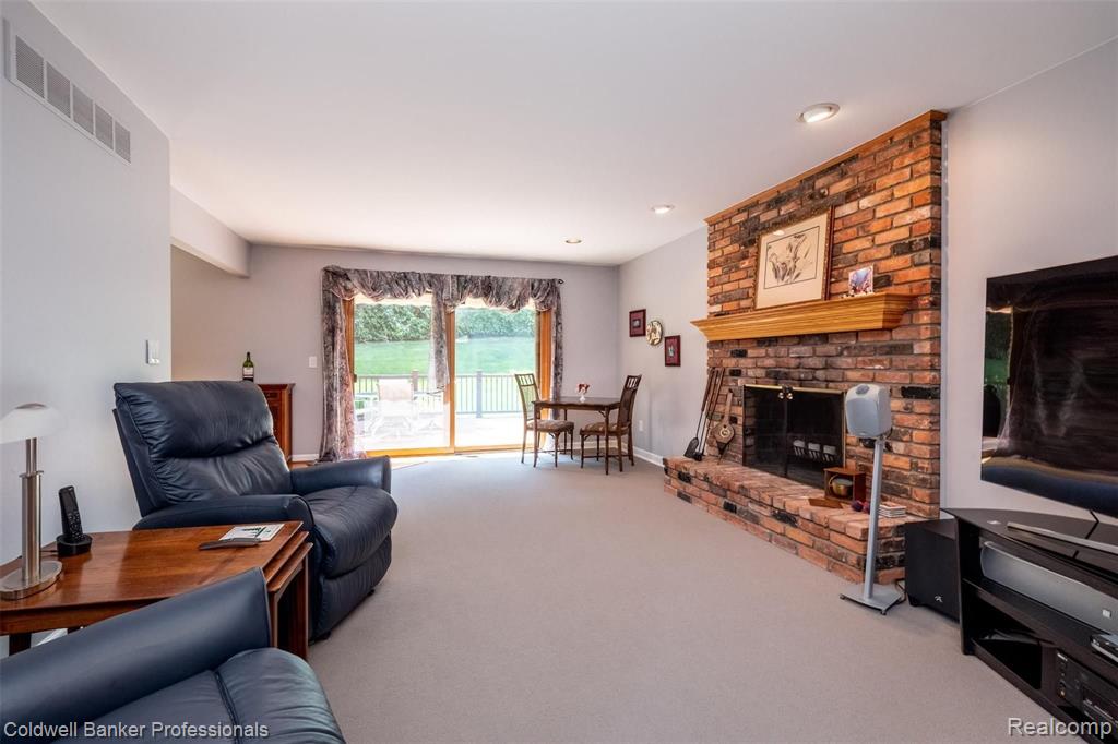 33669 York Ridge Street Farmington Hills, MI 48331 - Photo 15 of 46