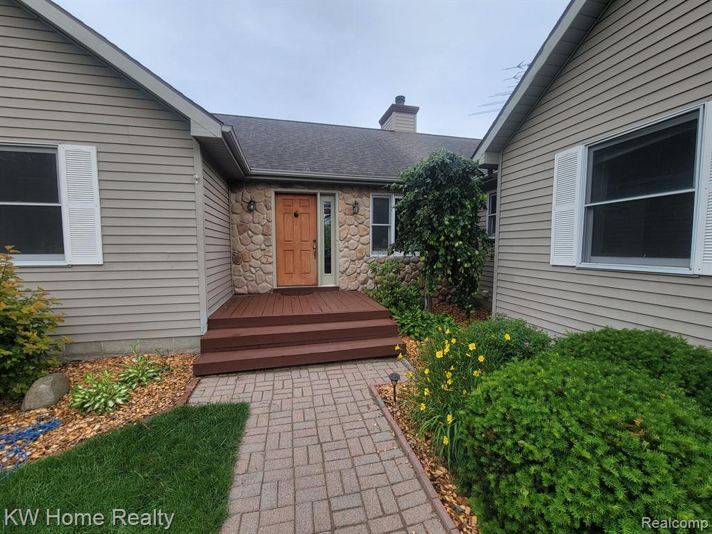 365 North Kellogg Road Howell, MI 48843 - Photo 6 of 69