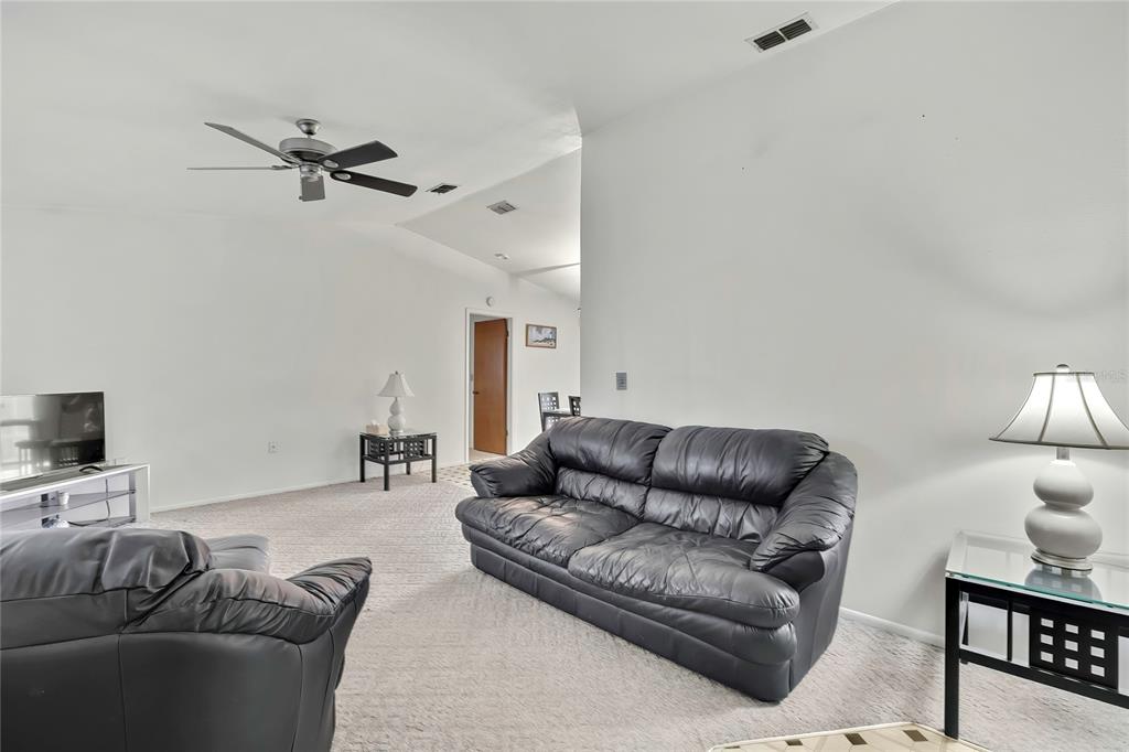 11323 Elgin Boulevard Spring Hill, FL 34608 - Photo 4 of 33