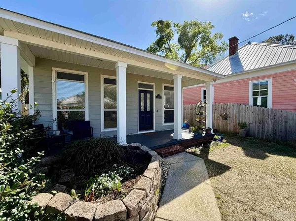 $2,500 | 1313 East Strong Street, Pensacola, FL 32501