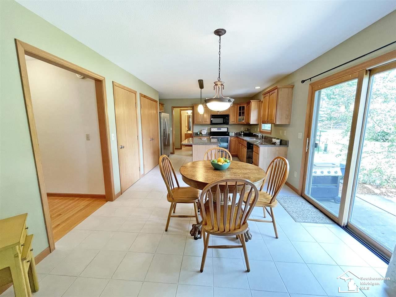 3138 West Dean Road Lambertville, MI 48144 - Photo 10 of 26