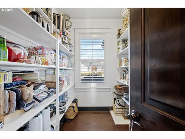 $989,000 | 1765 Trevino Road, Creswell, OR 97426