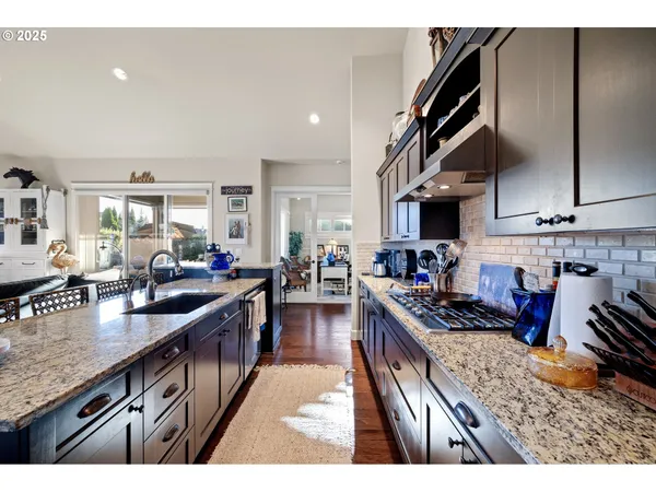 $989,000 | 1765 Trevino Road, Creswell, OR 97426