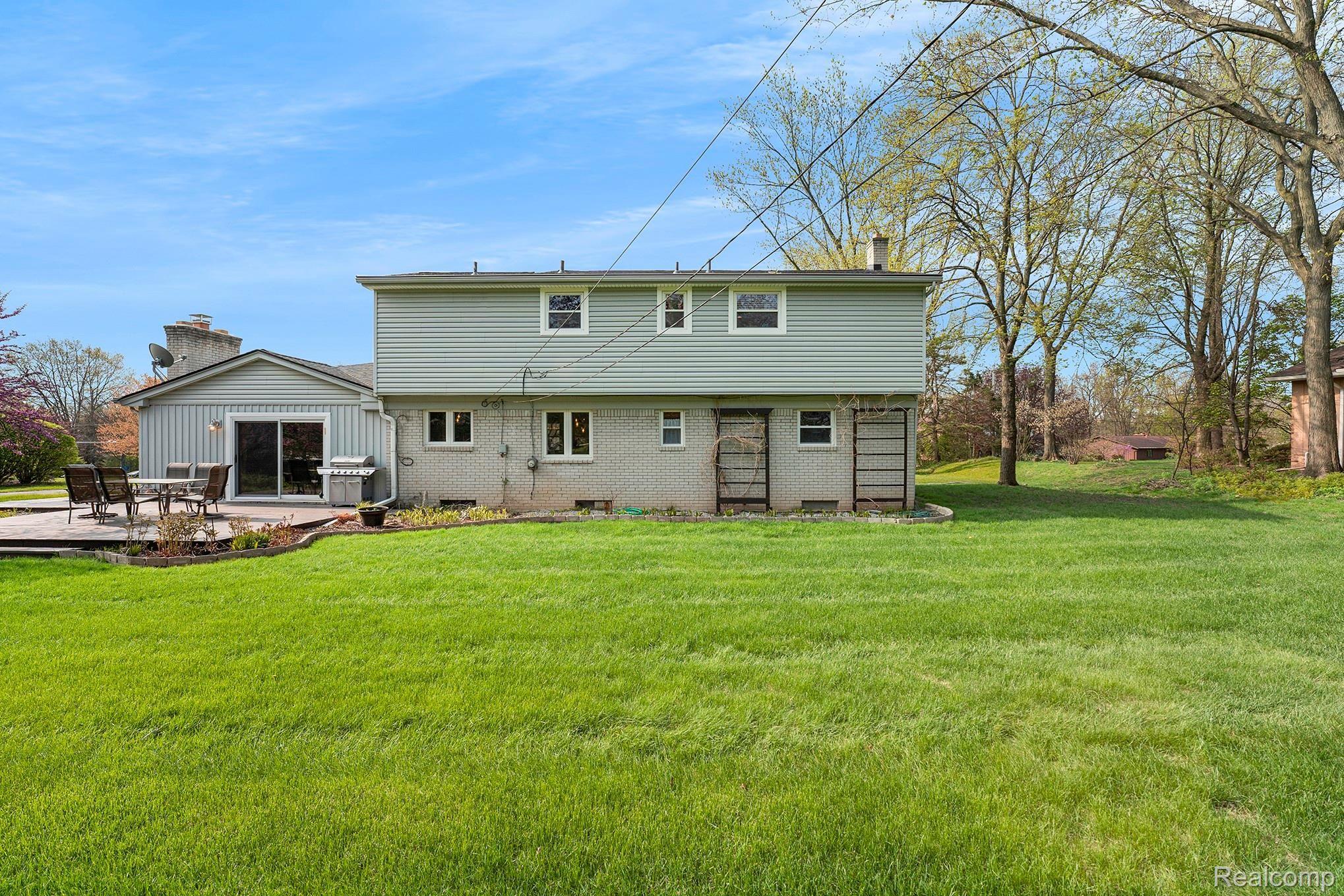 35546 Springvale Street Farmington, MI 48331 - Photo 8 of 39 DSC05652.jpg