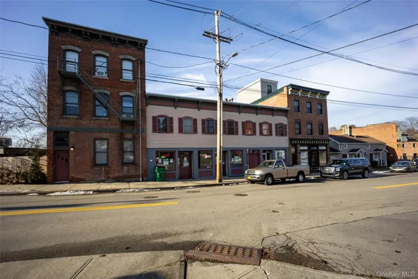 $2,185 | 27 East Main Street, Unit 6, Beacon, NY 12508