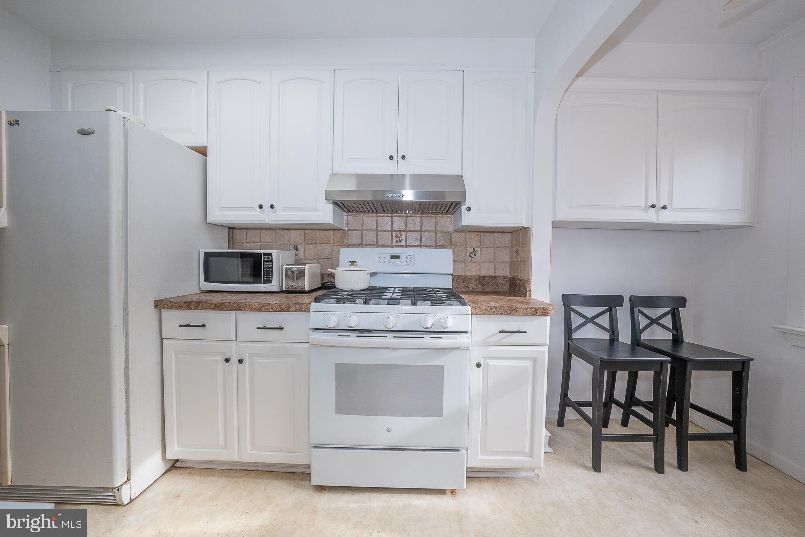 232 Stoneway Lane Merion Station, PA 19066 - Photo 6 of 20