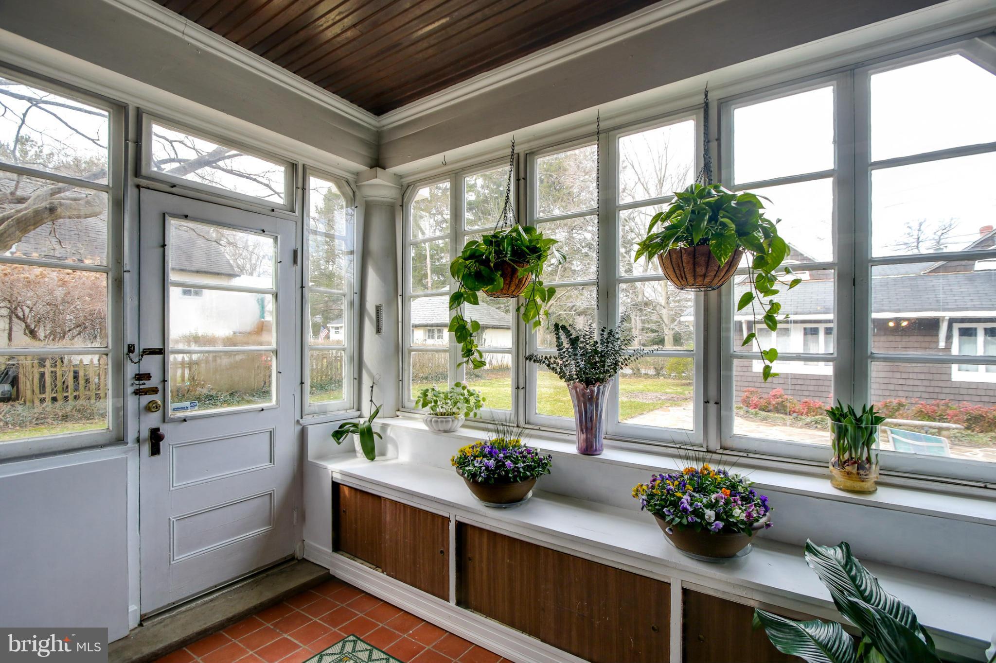 4902 Roland Avenue Baltimore, MD 21210 - Photo 17 of 30 Sun Room