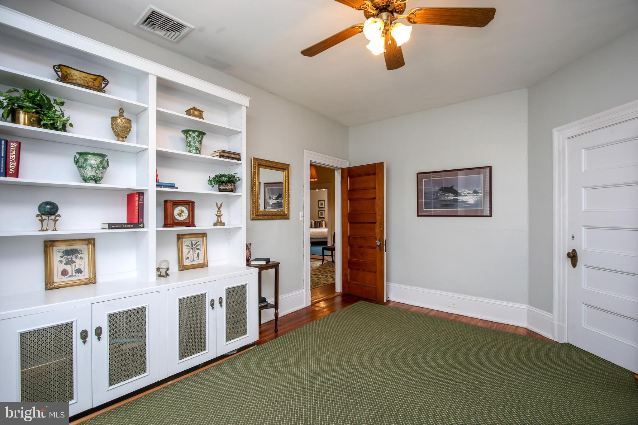 4902 Roland Avenue Baltimore, MD 21210 - Photo 20 of 30 Den