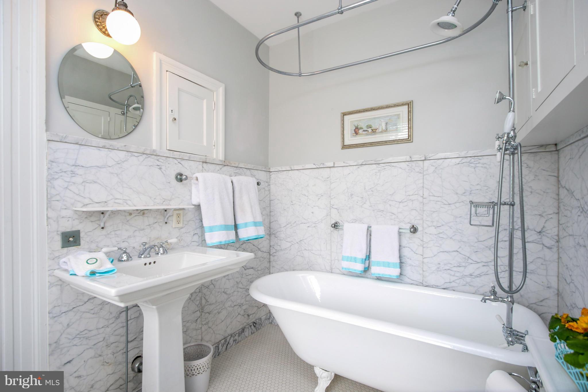 4902 Roland Avenue Baltimore, MD 21210 - Photo 26 of 30 Bath