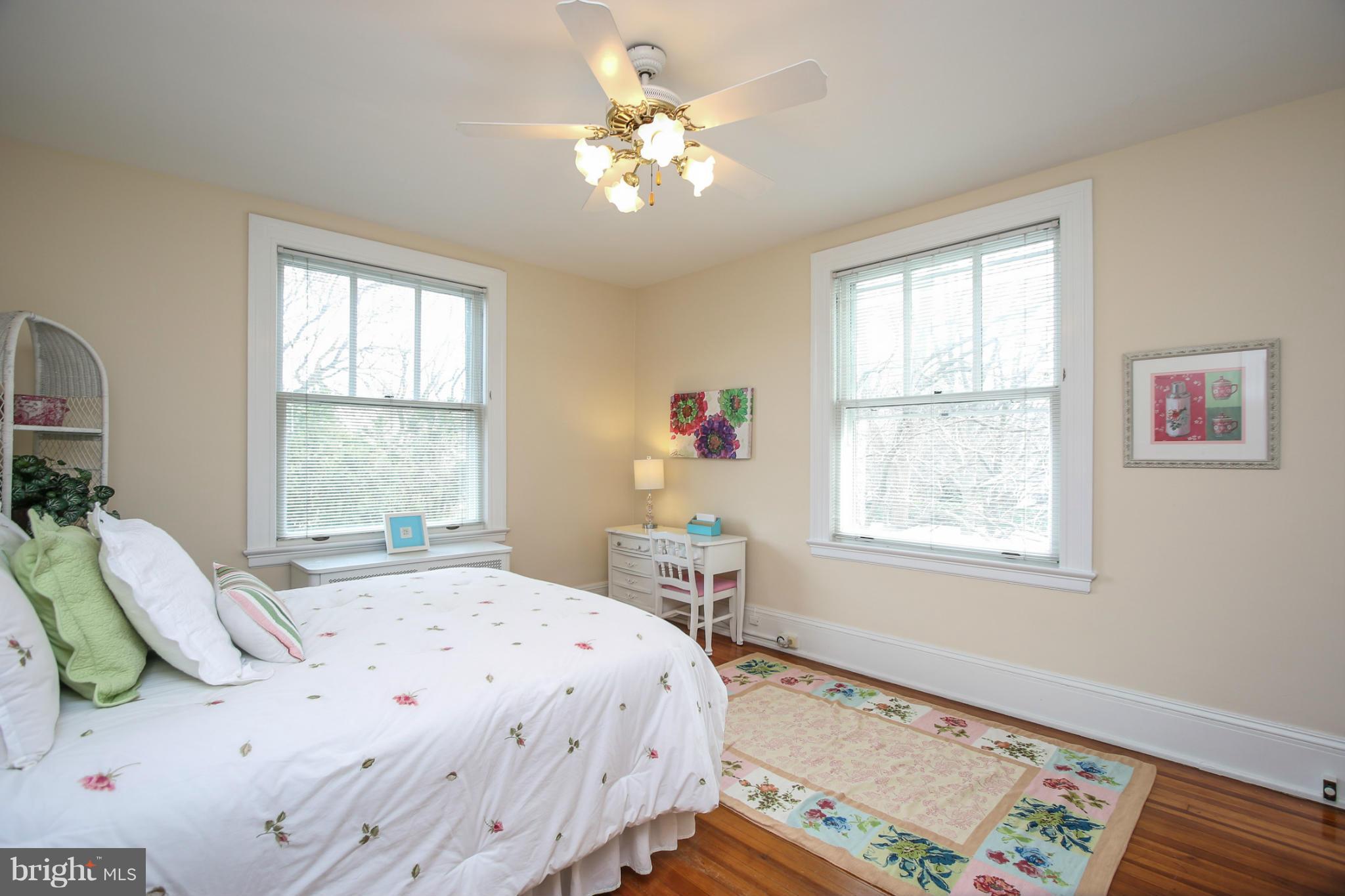 4902 Roland Avenue Baltimore, MD 21210 - Photo 27 of 30 Bedroom