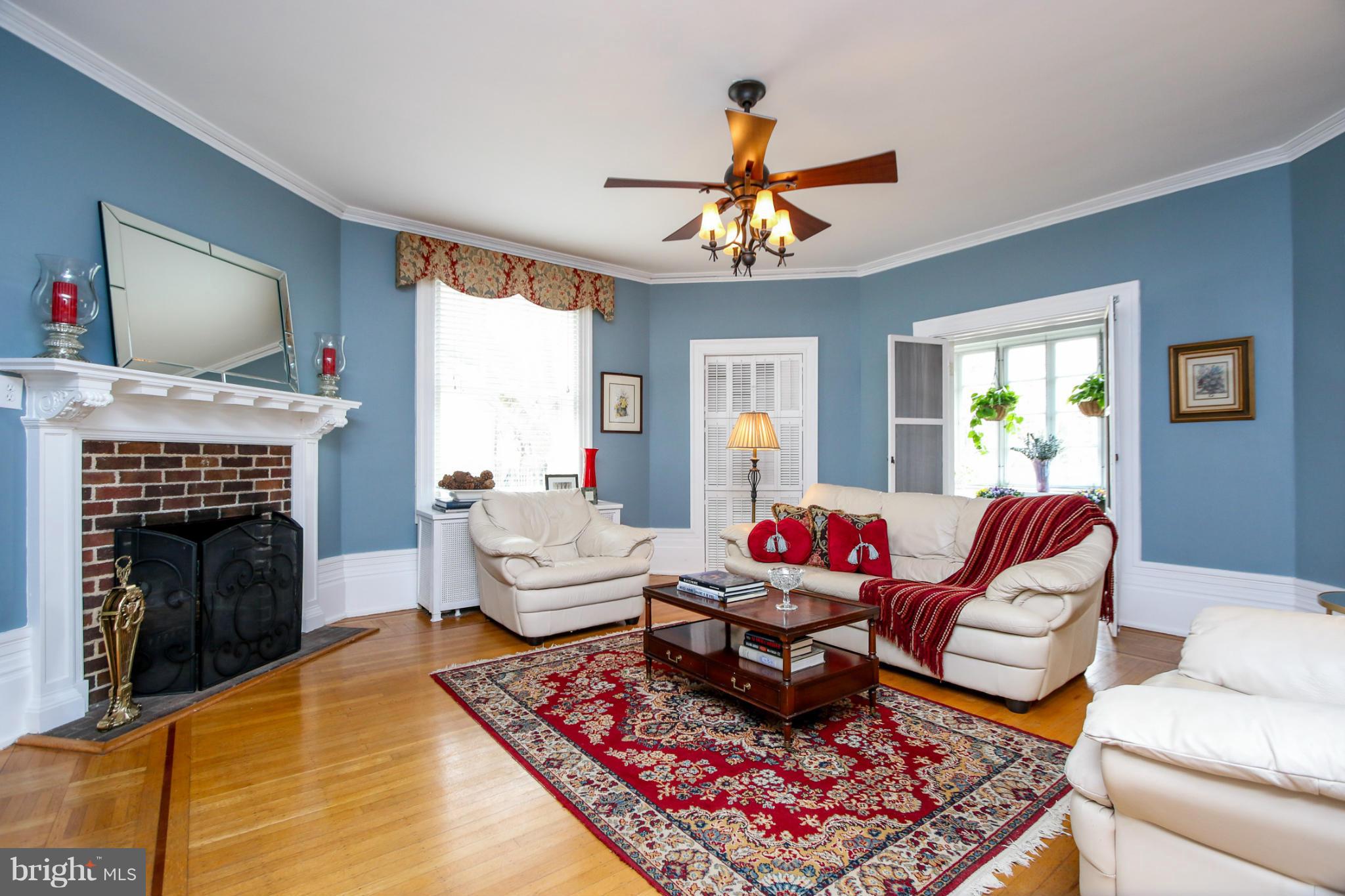 4902 Roland Avenue Baltimore, MD 21210 - Photo 8 of 30 Family Room