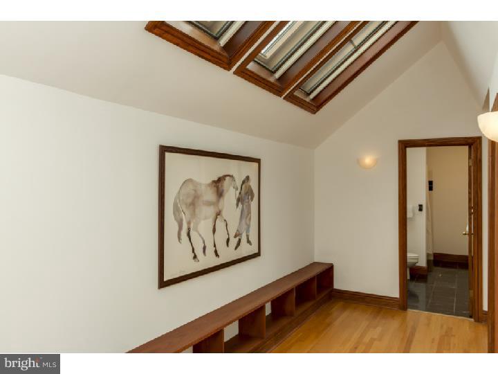 608 Harts Ridge Road Conshohocken, PA 19428 - Photo 15 of 25 Hallway