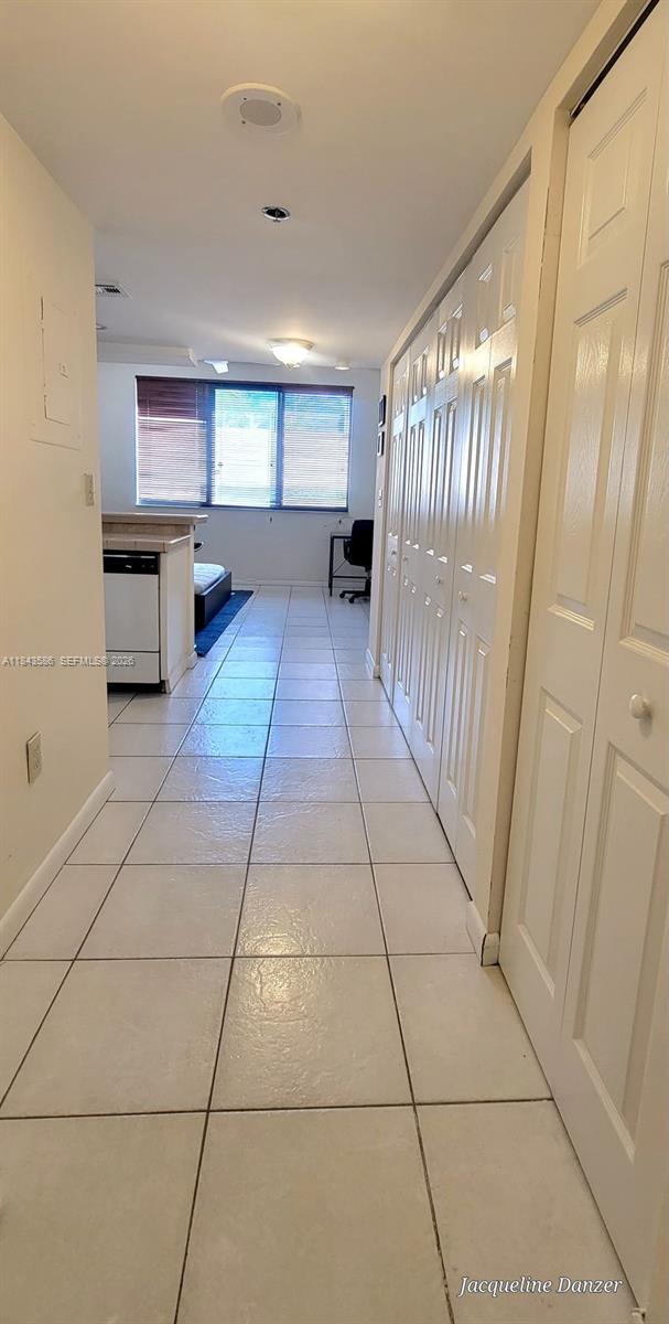 540 Brickell Key Drive, Unit 307 Miami, FL 33131 - Photo 5 of 29 a view of livingroom with furniture