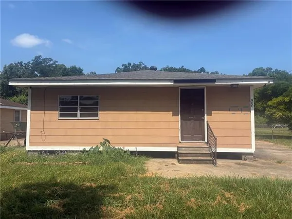 $1,300 | 900 Oak Avenue, Bridge City, LA 70094