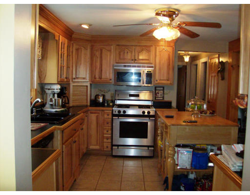 16 County Road Freetown, MA 02717 - Photo 4 of 11