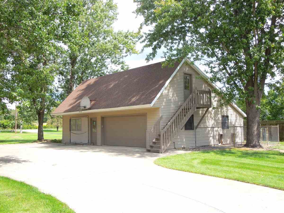 11708 Tonkel Road Fort Wayne, IN 46845 - Photo 3 of 34