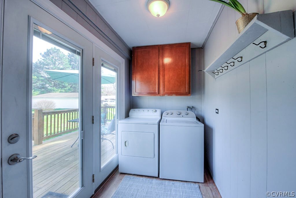 4917 Factory Mill Road Maidens, VA 23102 - Photo 19 of 42 Laundry/mudroom off the deck!