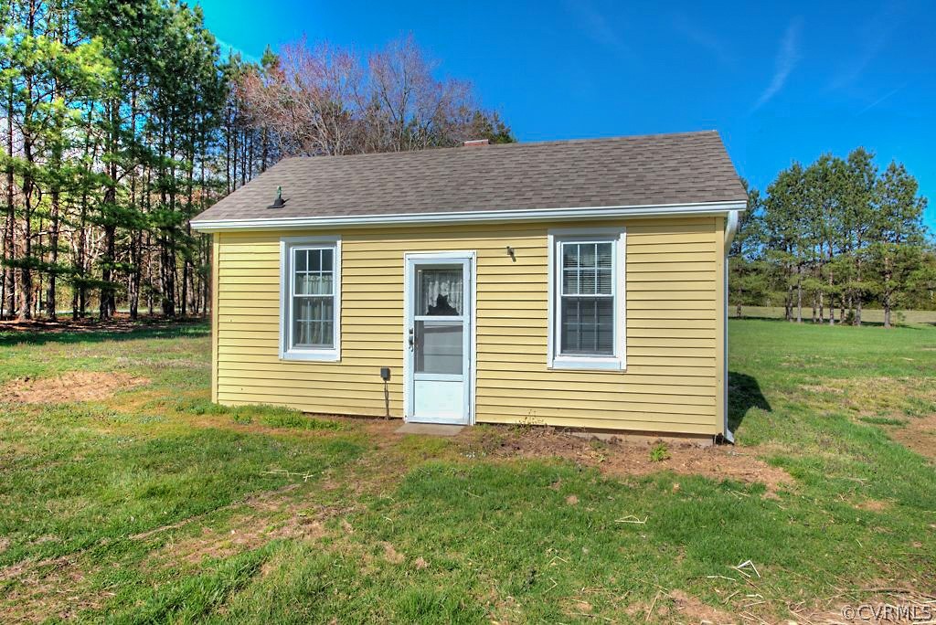 4917 Factory Mill Road Maidens, VA 23102 - Photo 35 of 42 This building was used as a hair salon and has a h