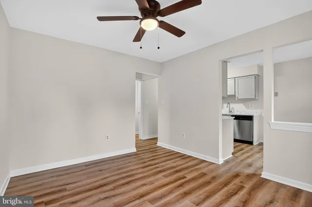 $519,000 | 1160 Lisa Court, Herndon, VA 20170